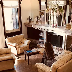 3* Bed & Breakfast La Maison Royale Bb